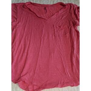 Tresics girls sz. M pink v neck tee. Soft, adorable
